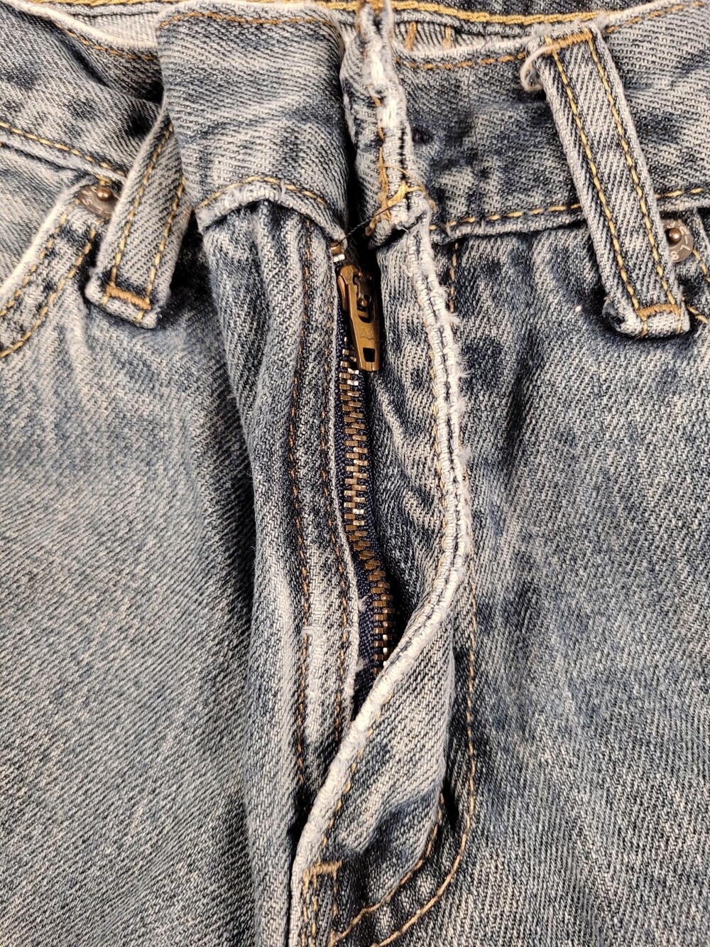 Levis 514 Jeans Mens 32x30 Blue Slim Straight Leg Medium Wash Distressed Denim - Picture 5 of 16